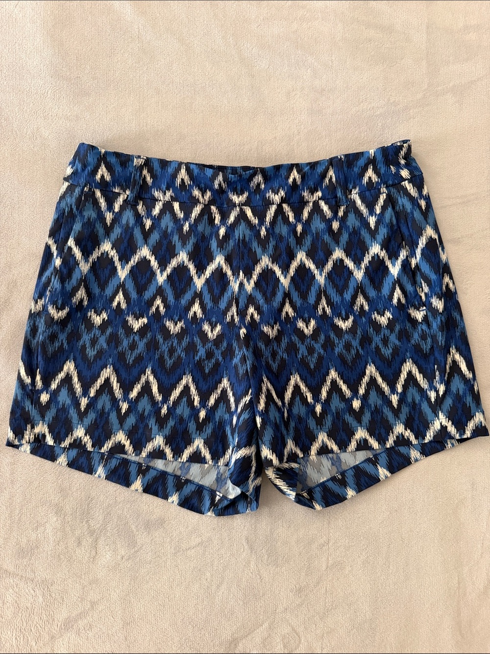 Spanx Blue Patterned Pull-on Shorts- Small